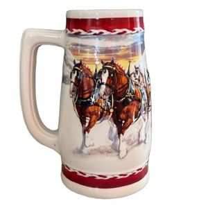 2010 BUDWEISER ANHEUSER BUSH “DASHING THROUGH THE SNOW” HOLIDAY CHRISTMAS STEIN